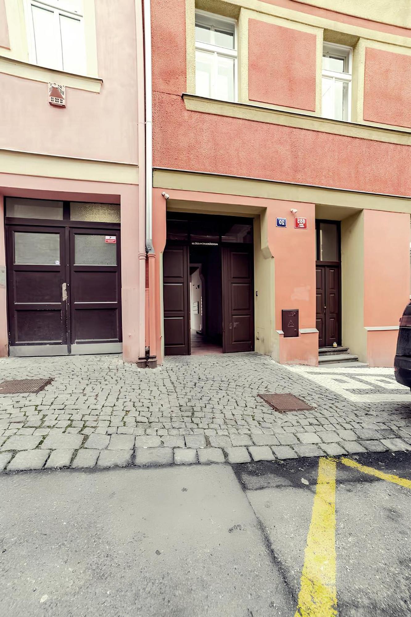 Stylish In Heart Of Zizkov Near Iconic Sites Apartment *